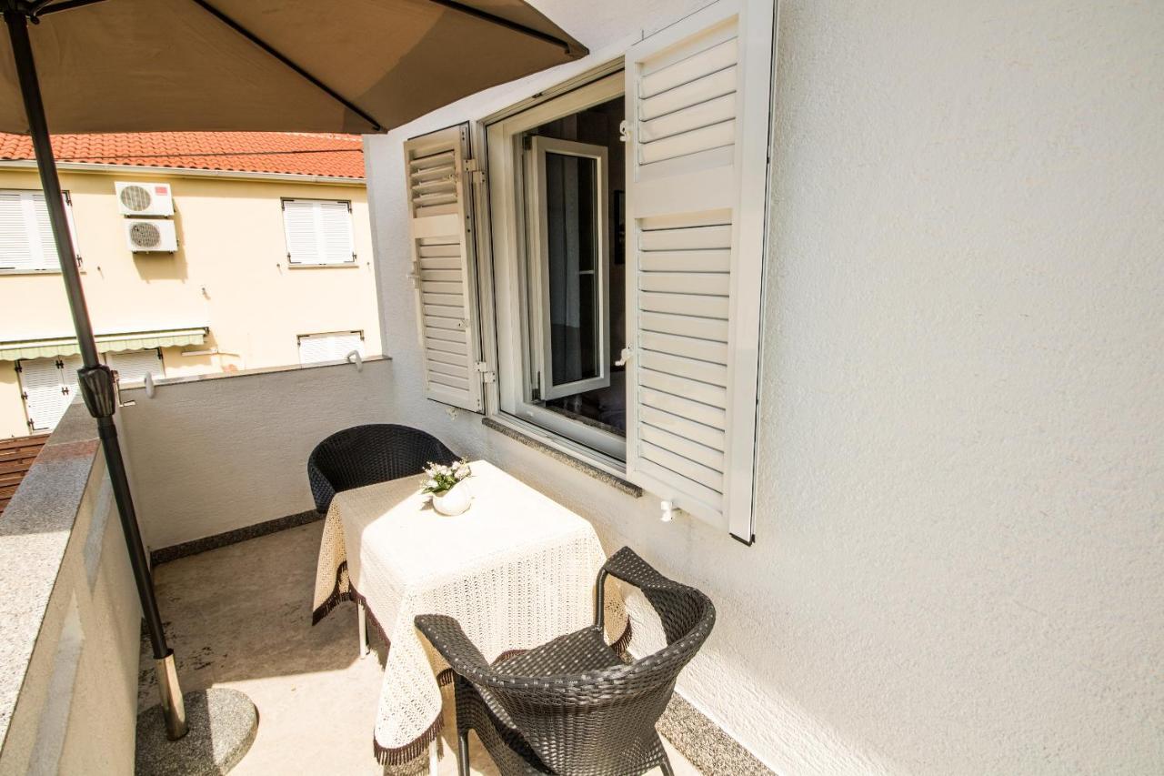 Rooms & Apartment Albina Baška Exterior foto