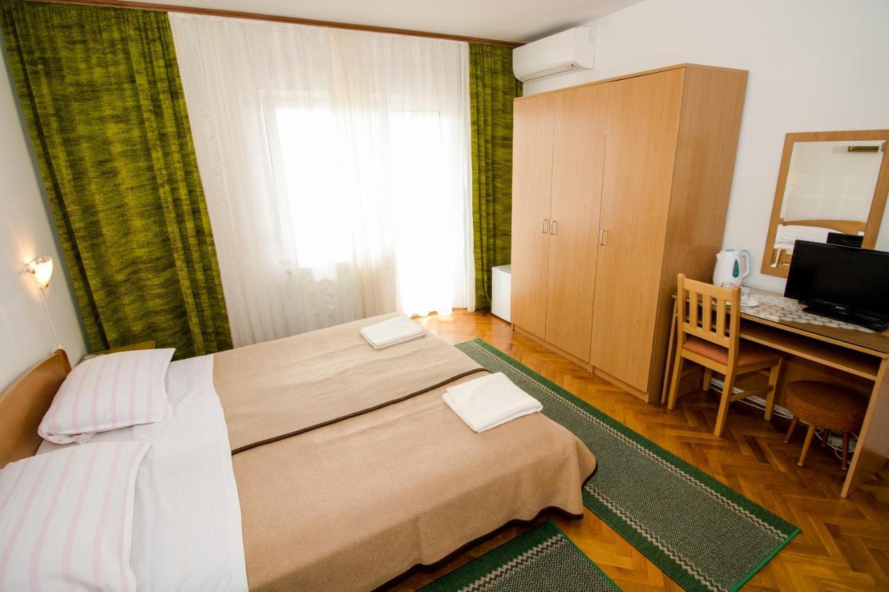 Rooms & Apartment Albina Baška Exterior foto