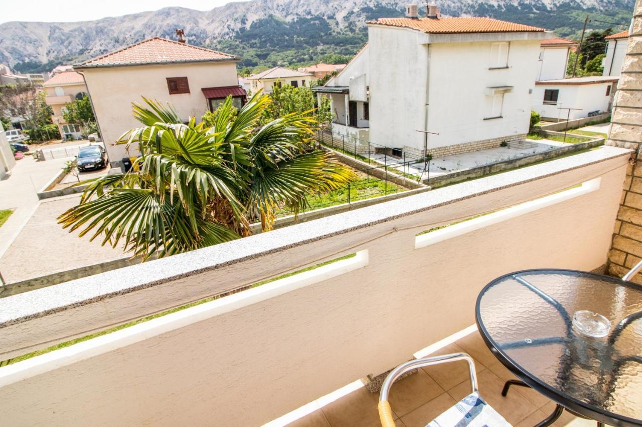 Rooms & Apartment Albina Baška Exterior foto