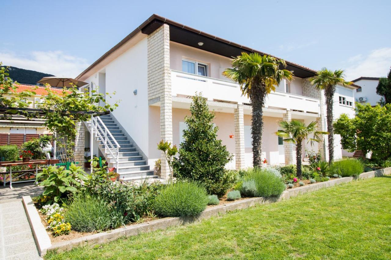 Rooms & Apartment Albina Baška Exterior foto